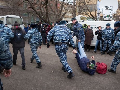 192017_police_violently_disperse_a_spontaneous_protest_in_moscow_february_2014.jpg