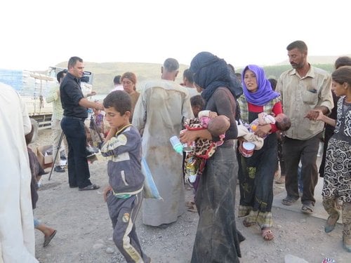 199107_yezidi_idps_who_fled_mount_sinjar_arrive_in_feshkhabour_1.jpg