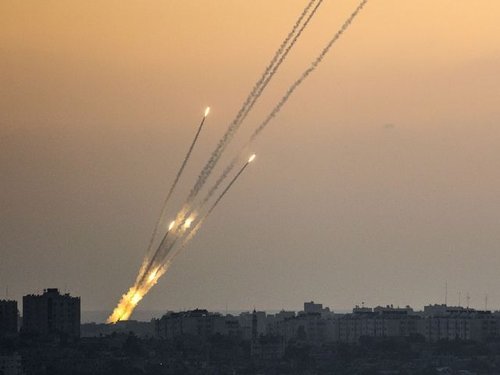 208816_rockets_being_fired_from_the_gaza_strip_into_israel1.jpg