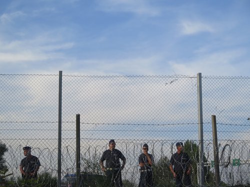 218086_refugees_stuck_at_serbia_hungary_border_crisis_mission.jpg