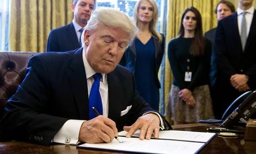 236101_donald_trump_signs_executive_orders.jpg