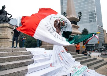 Protest for Ayotzinapa third anniversary