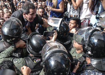 Venezuela: New attacks on National Assembly representatives and staff