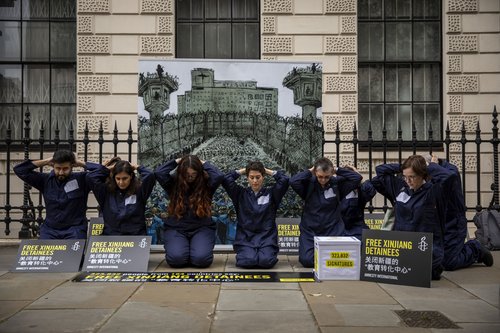 279865_Chinese_Embassy_petition_handover_-_London.jpg