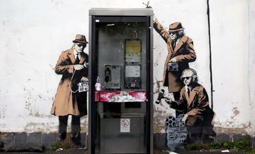 548x331_banksy_artwork_around_a_telephone_box_3.jpg