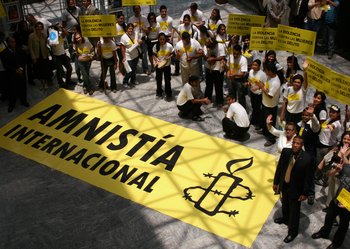 Amnesty International Venezuela action for the launch of Amnesty International's report 'Venezuela: The law is there, let's use it'