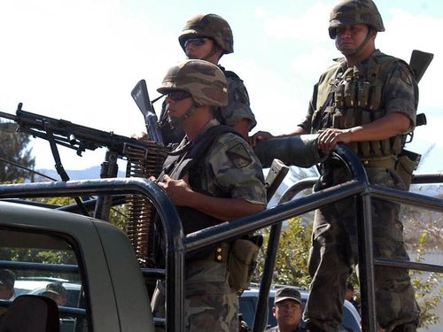 90333_mexican_soldiers.jpg
