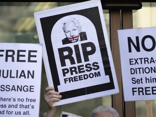 Julian_Assange_protest_photo_0.jpg