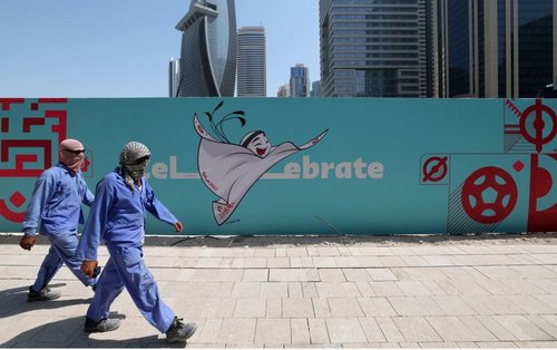 Image of workers in Qatar.