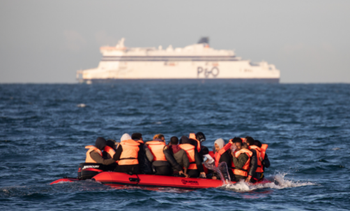 Migrants cross English Channel by sea