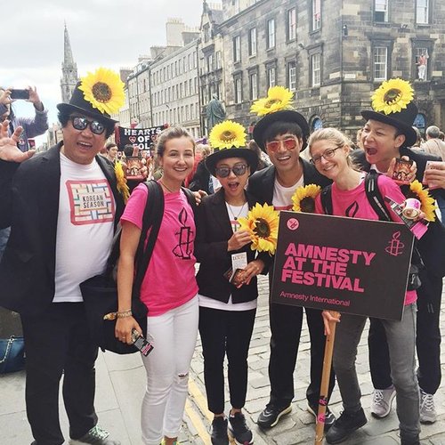 edfest2015_amnesty_ambassadors_campaign_to_free_atena_with_fringe_performers.jpg