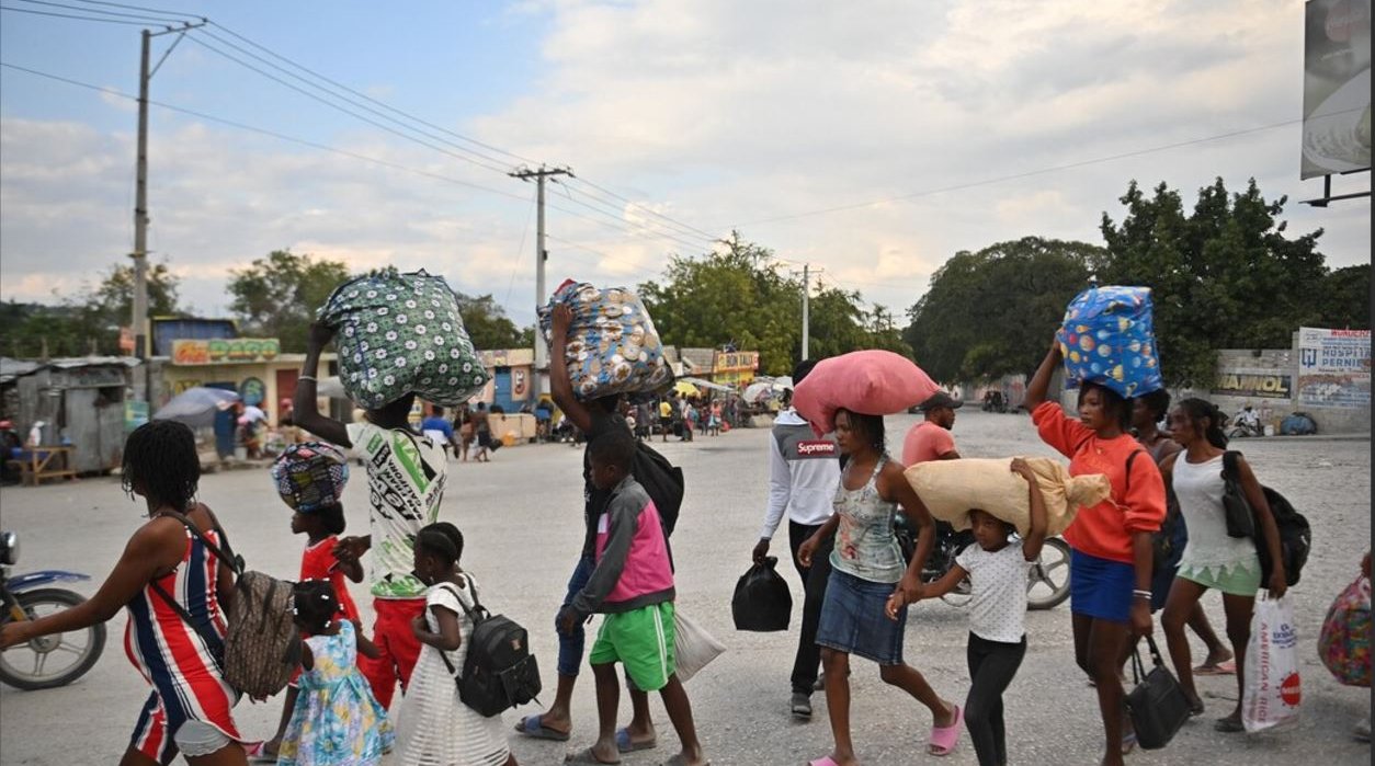 Picture of children fleeing