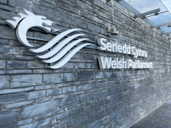 Llun o'r Senedd - picture of the Welsh Senedd