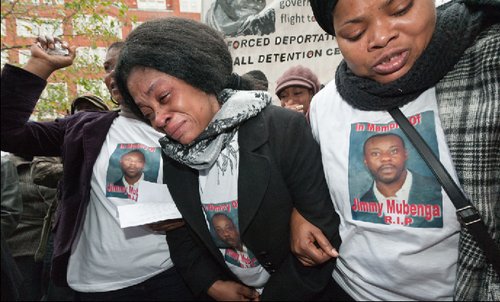 Supporters of Jimmy Mubenga calling for a full inquiry in 2010