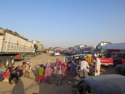 thousands_idp_fleeing_conflict_stranded_at_kalak_checkpoint_2.jpg